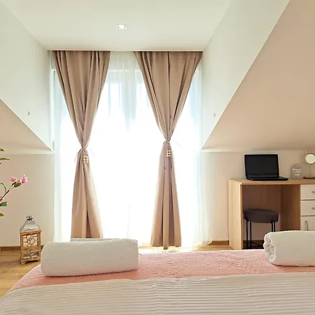 Jimmi Apartment Kastela